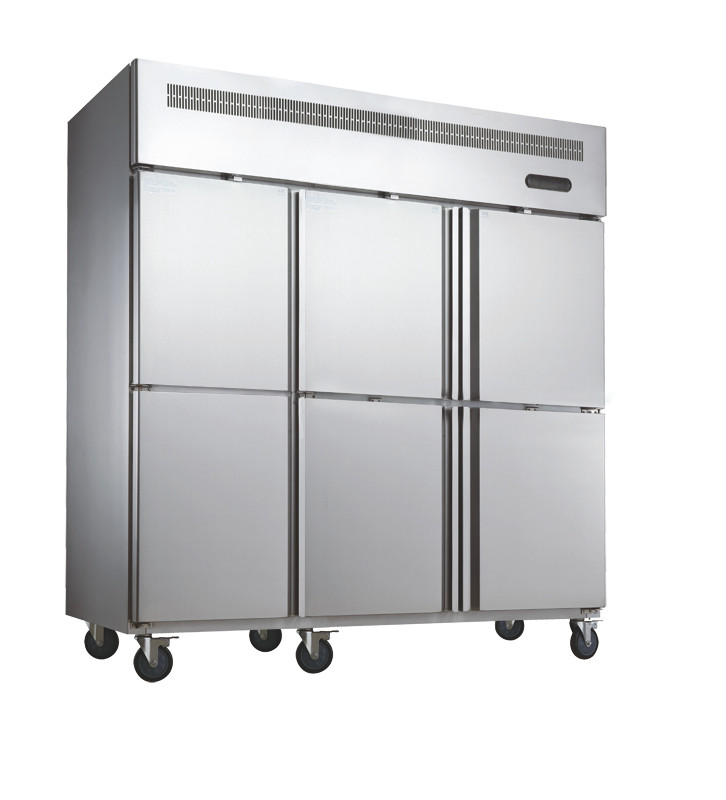 Un congelatore verticale commerciale di 4 porte con acciaio inossidabile per il pollo