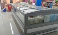 Frigocongelatore grigio dell'isola del supermercato di R404a con lo scivolamento di vetro della curva aperto
