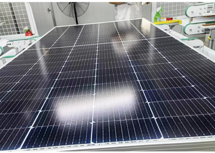 3 sistema ibrido del pannello solare dell'invertitore 560W di fase con l'insieme completato