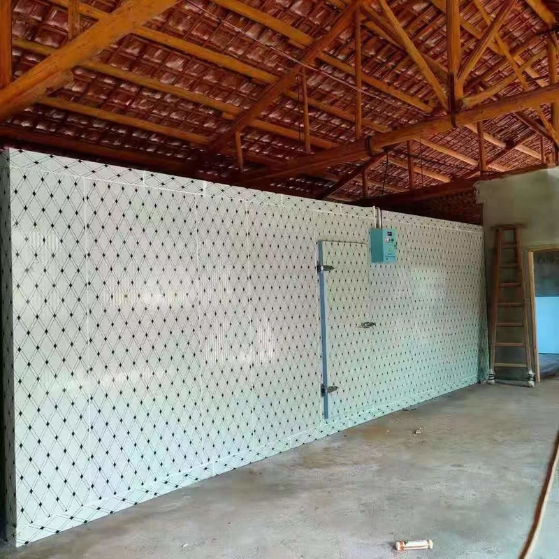 Sala frigorifera con sistema di refrigerazione