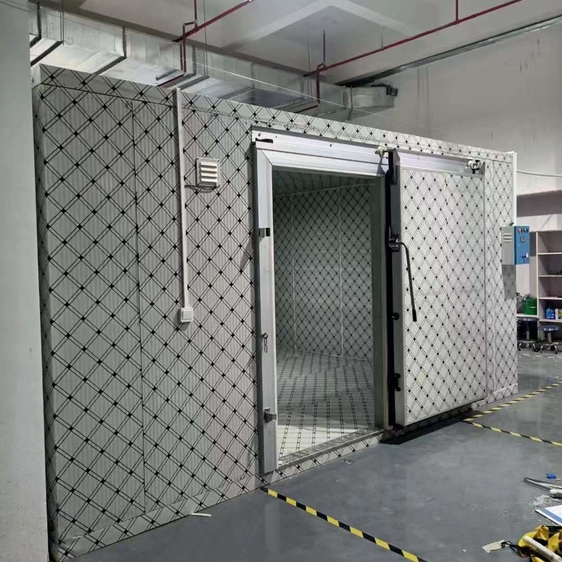Sala frigorifera con sistema di refrigerazione
