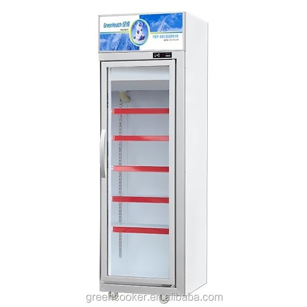 Supermercato commerciale / negozio con porte di vetro dotate di frigoriferi con display di congelamento