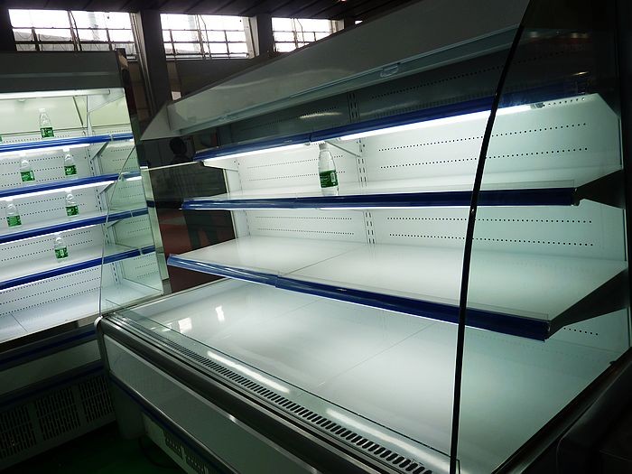 Refrigeratore aperto bianco di 2.5meter Multideck, dispositivo di raffreddamento aperto di altezza ridotta della vetrina dell'esposizione