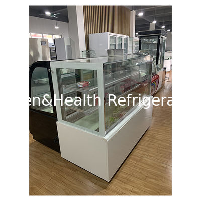 Negozio di torte in vetro trasparente a più strati, utilizza un serbatoio per il deposito e un congelatore.